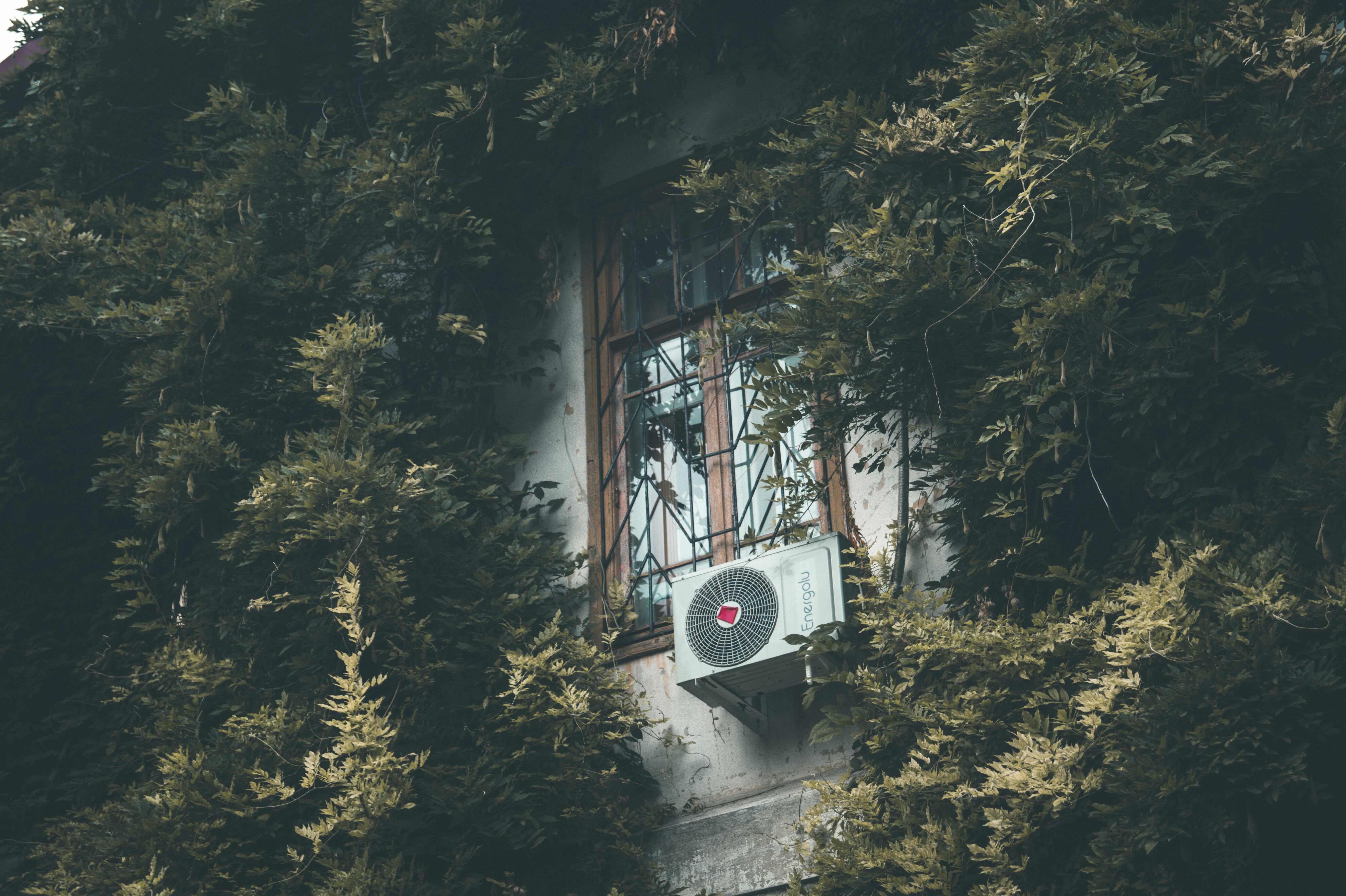 Heat pump photo by https://unsplash.com/@ms_k61